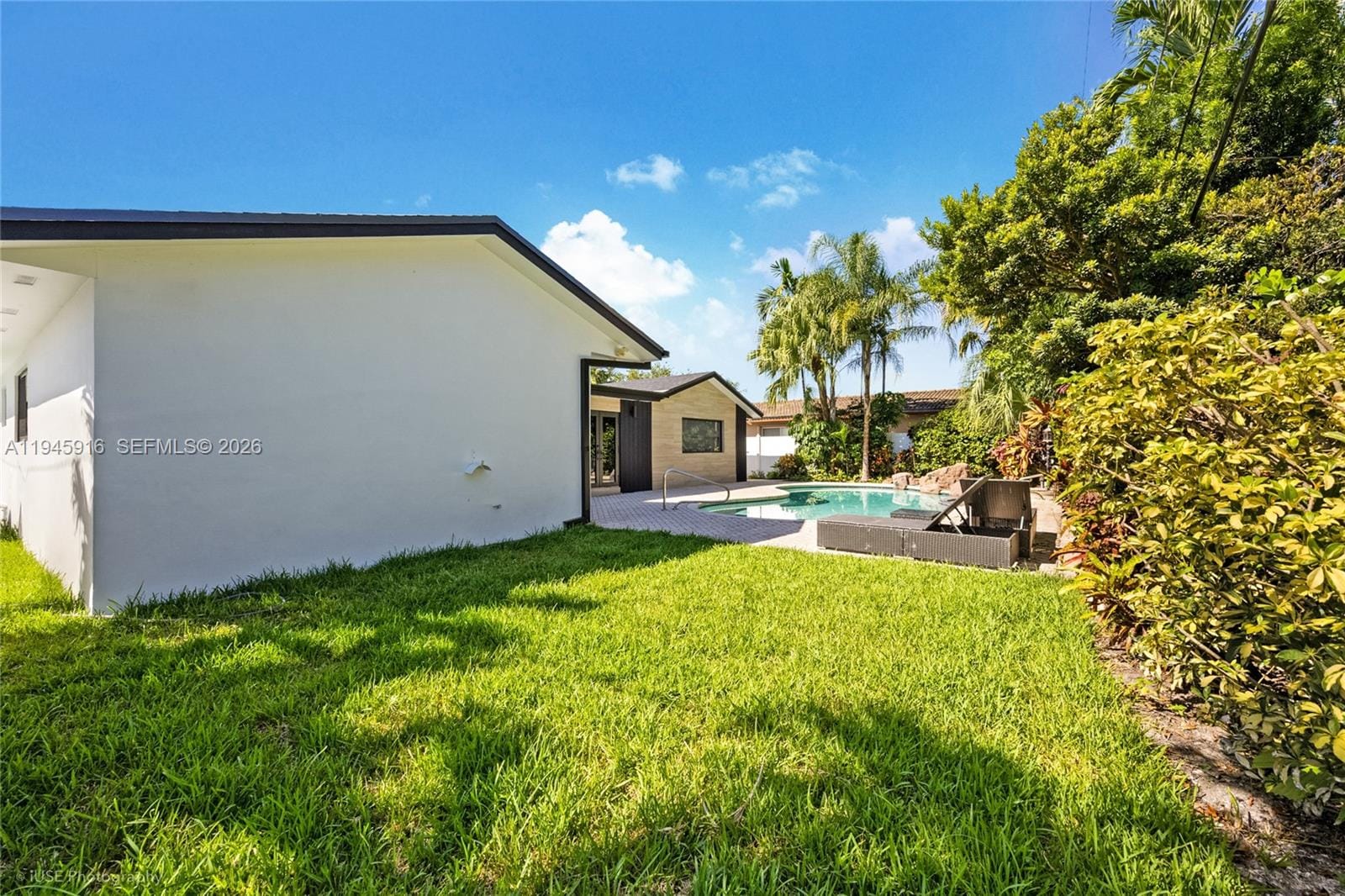 1925 NE 208th Terrace, Miami, FL 33179 photo 23