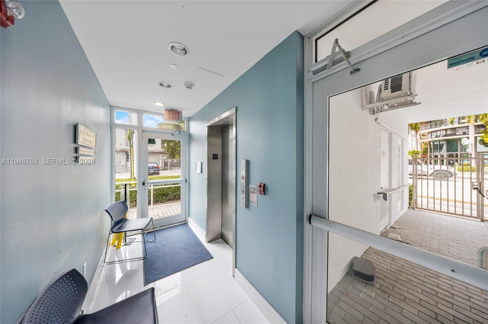 1693 SW 27th Avenue — photo 3