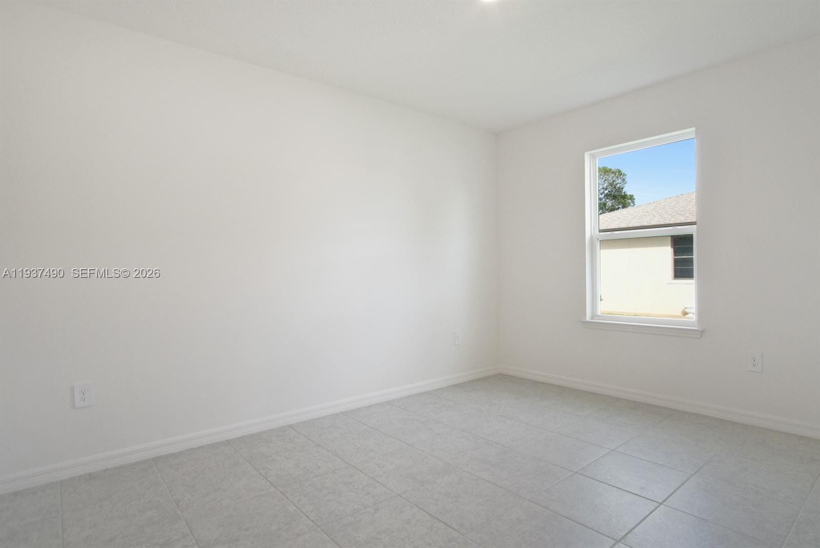 811 SE Seahouse Drive — photo 11
