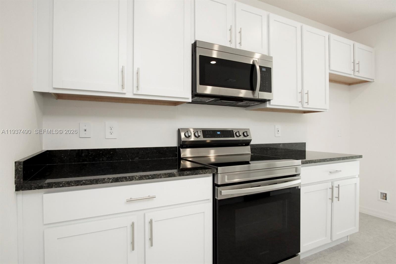 811 SE Seahouse Drive — photo 5