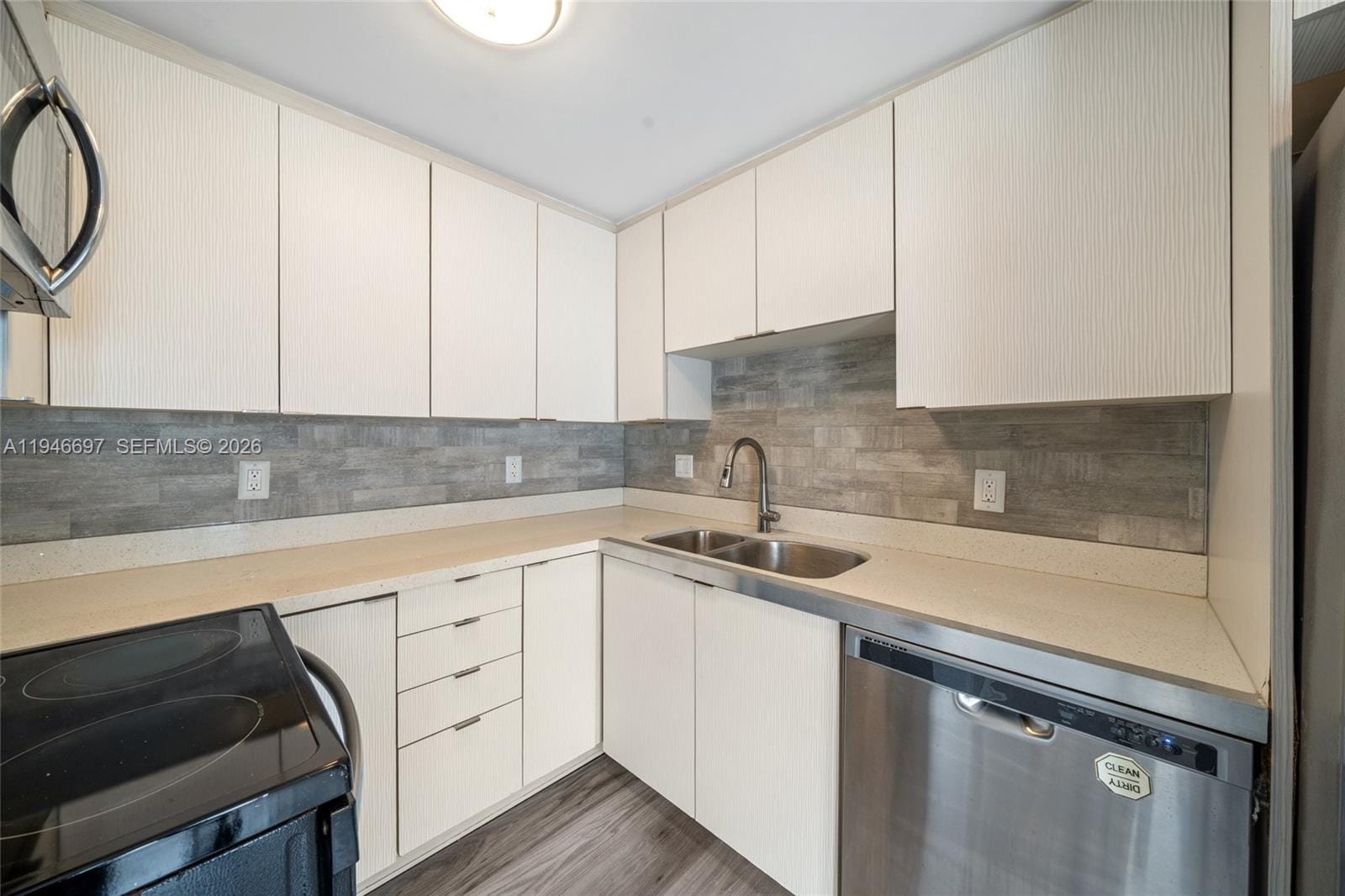 1726 Roosevelt Street — photo 9