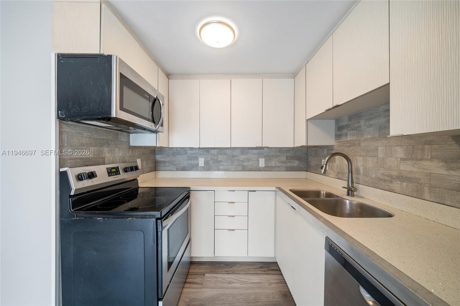 1726 Roosevelt Street — photo 10