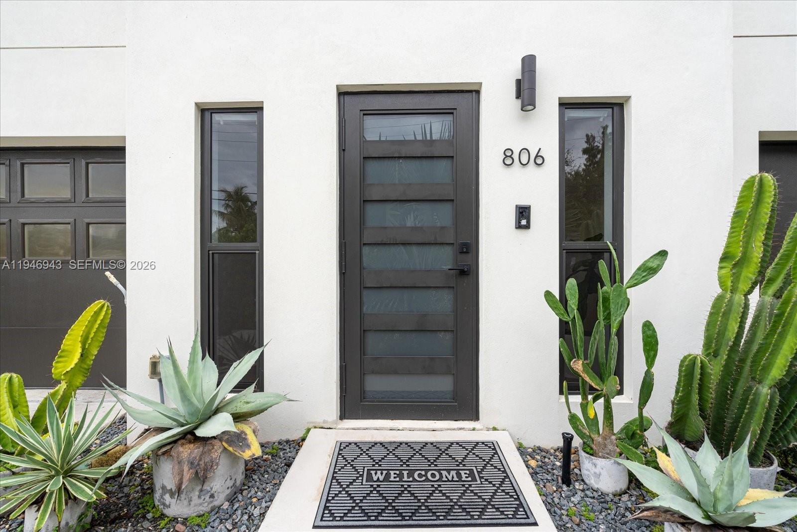 806 SW 29th Street 806 — photo 2