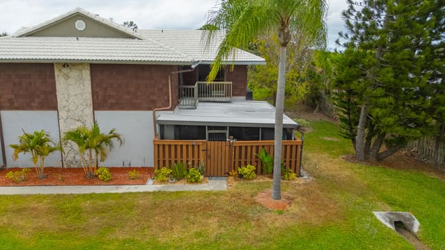 3204 SE Guenevere Lane, sold in Camelot Gardens Phases 1 Thru 11, Port St Lucie, FL