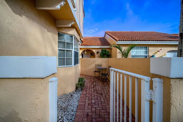 11431 Lakeview Drive 5-C, sold in Portofino Condominium, Coral Springs, FL
