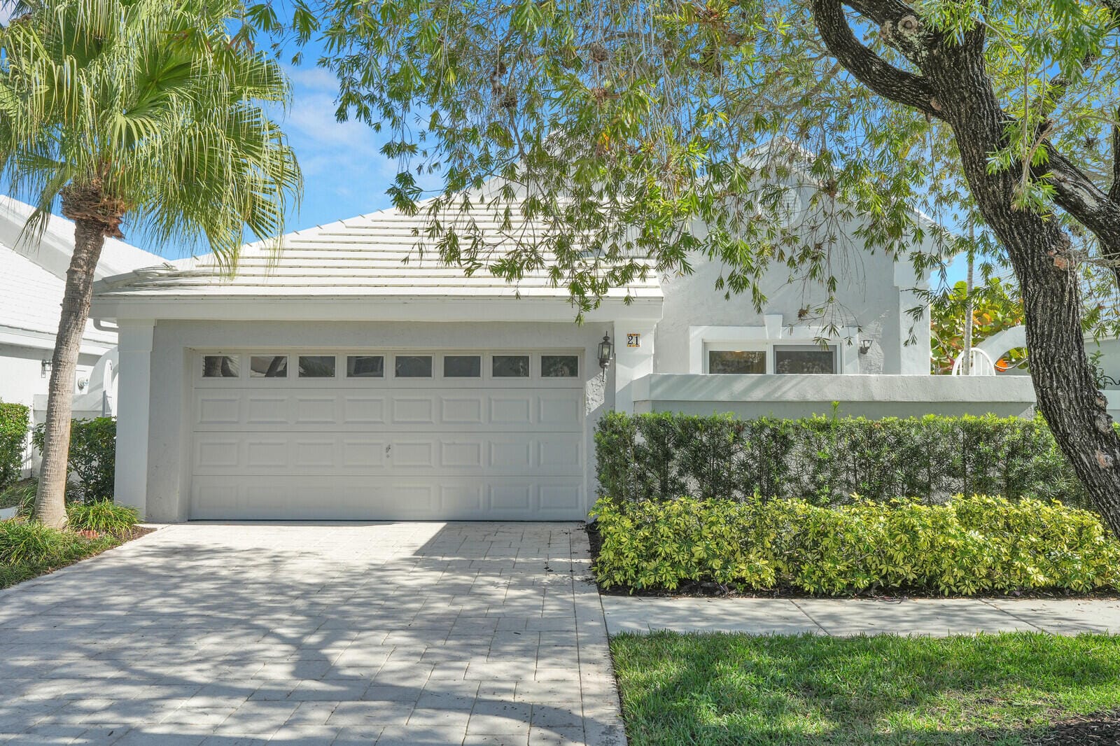 21 Selby Lane, Palm Beach Gardens, FL 33418