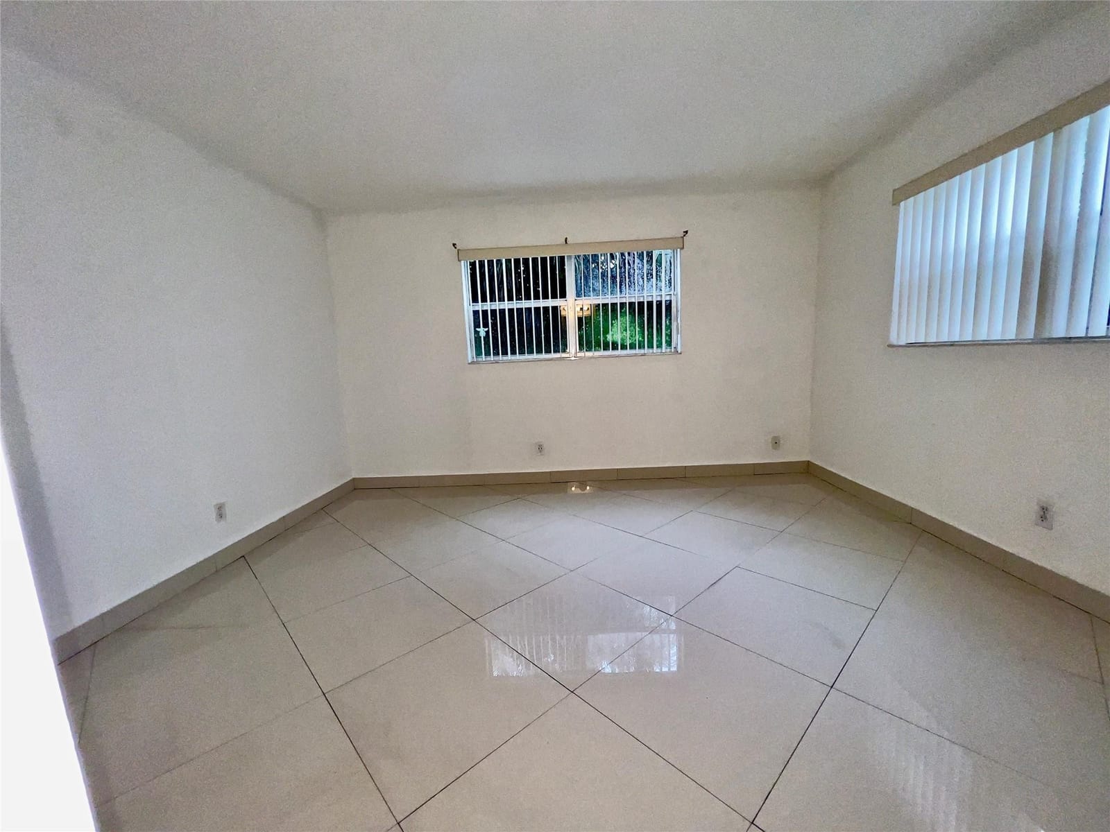 1021 NW 45th Street # 4 — photo 8