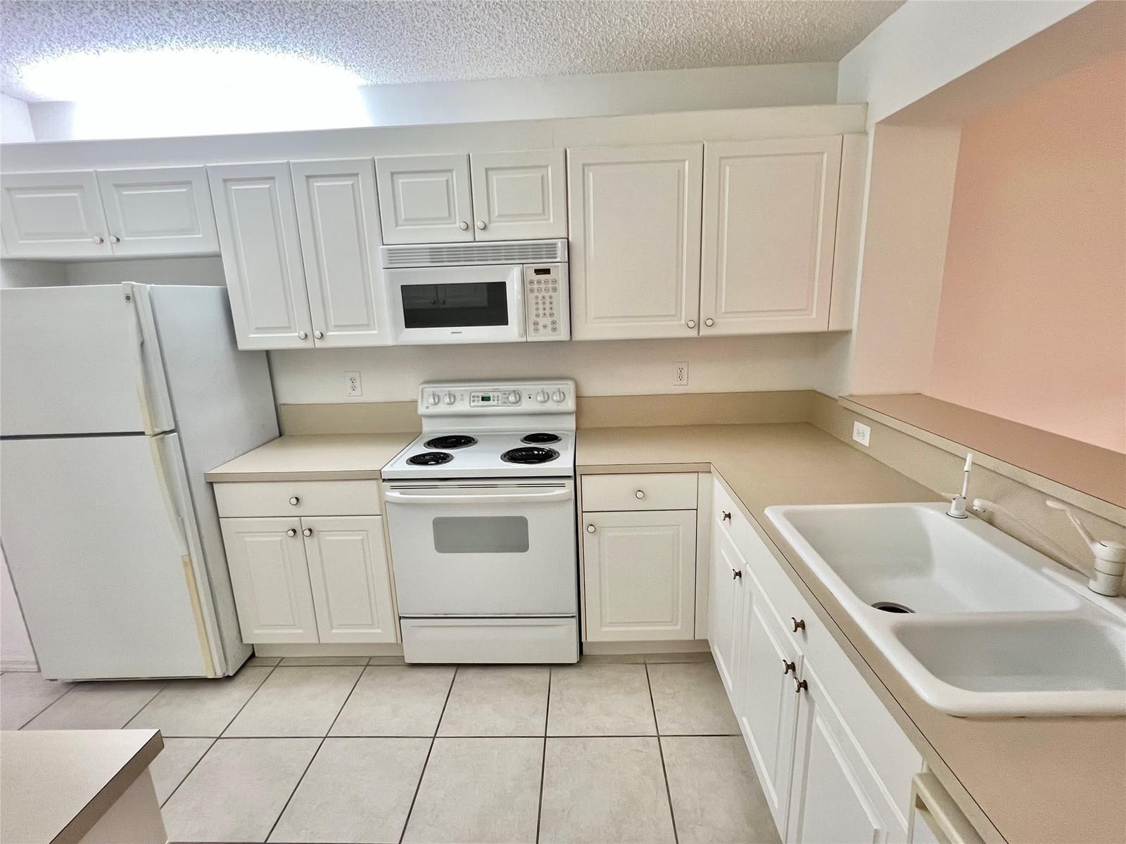 7763 Southampton Terrace 411 — photo 3