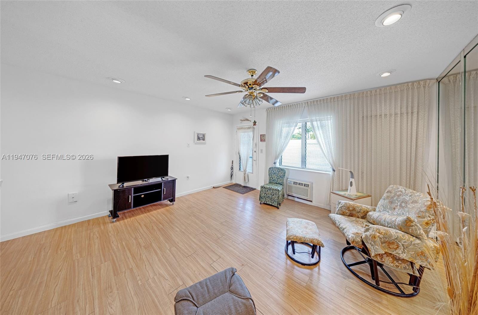 15600 NE 6th Avenue 28D — photo 2