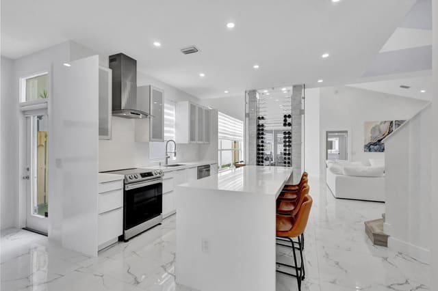 6631 NW 25th Avenue, sold in Banyans, Boca Raton, FL