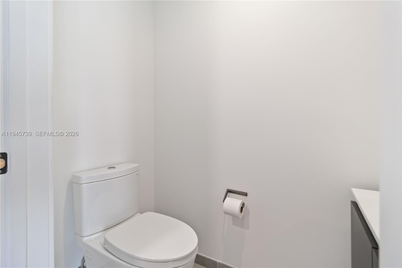 227 NE 2nd Street 2506, Miami, FL 33132 photo 12