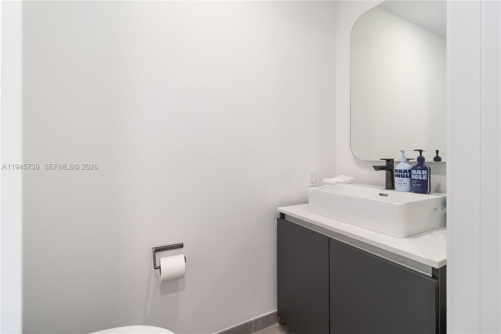 227 NE 2nd Street 2506, Miami, FL 33132 photo 15
