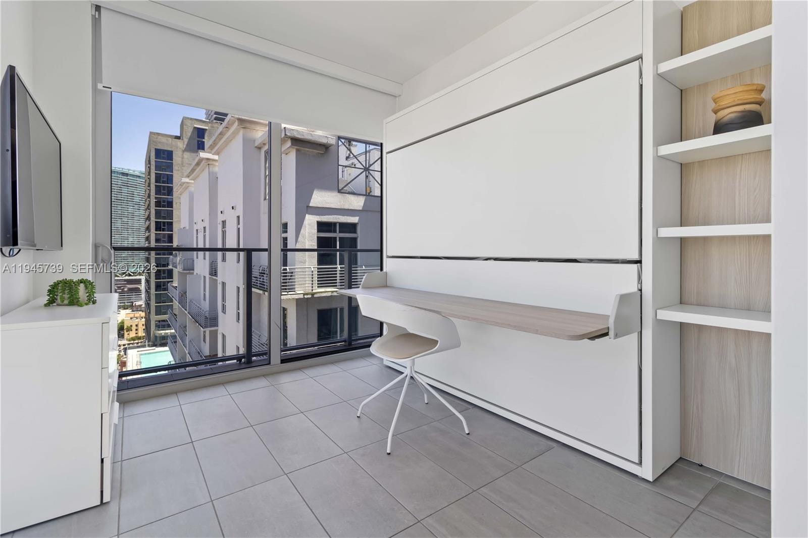 227 NE 2nd Street 2506, Miami, FL 33132 photo 17