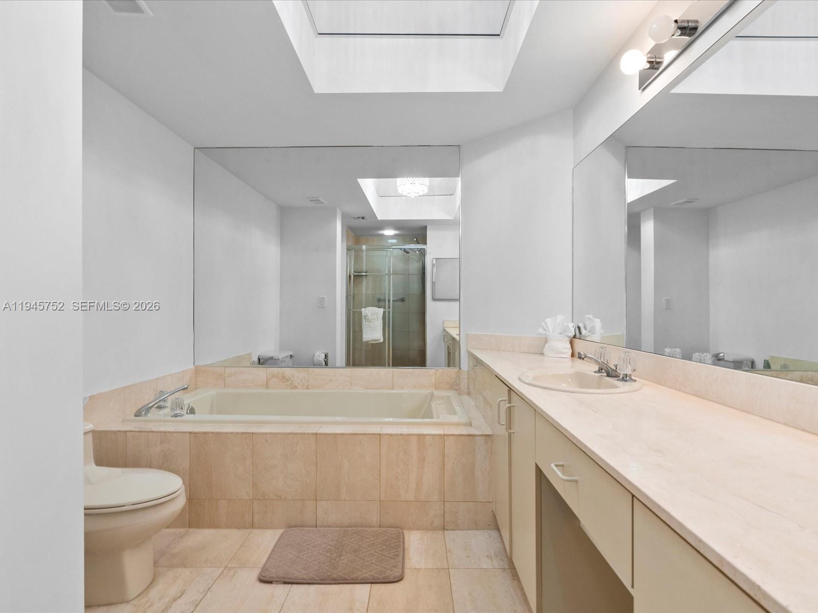 1000 W Island Boulevard 612, Aventura, FL 33160 photo 12