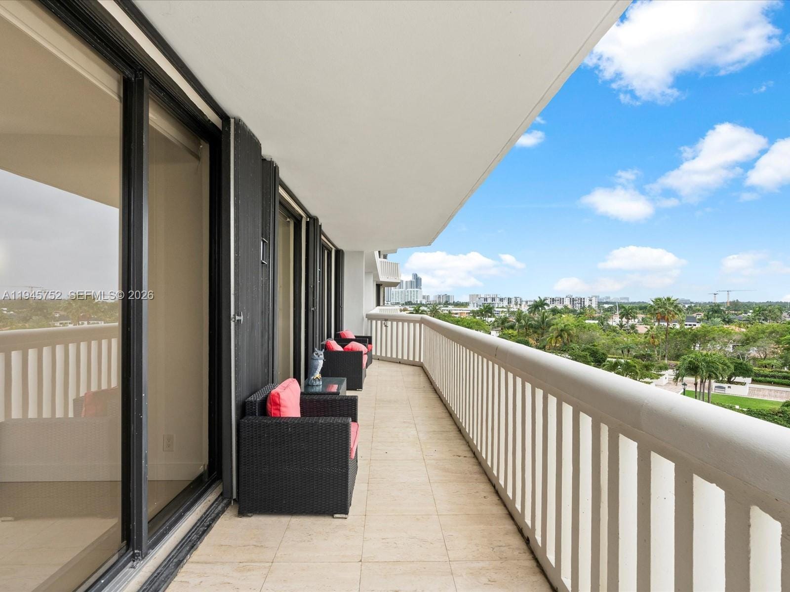 1000 W Island Boulevard 612, Aventura, FL 33160 photo 17