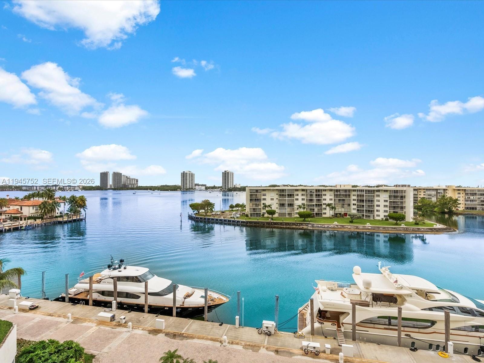 1000 W Island Boulevard 612, Aventura, FL 33160 photo 19