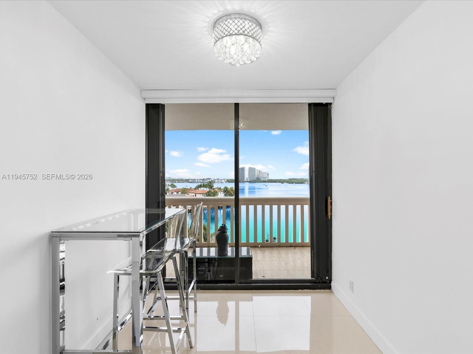 1000 W Island Boulevard 612, Aventura, FL 33160 photo 5
