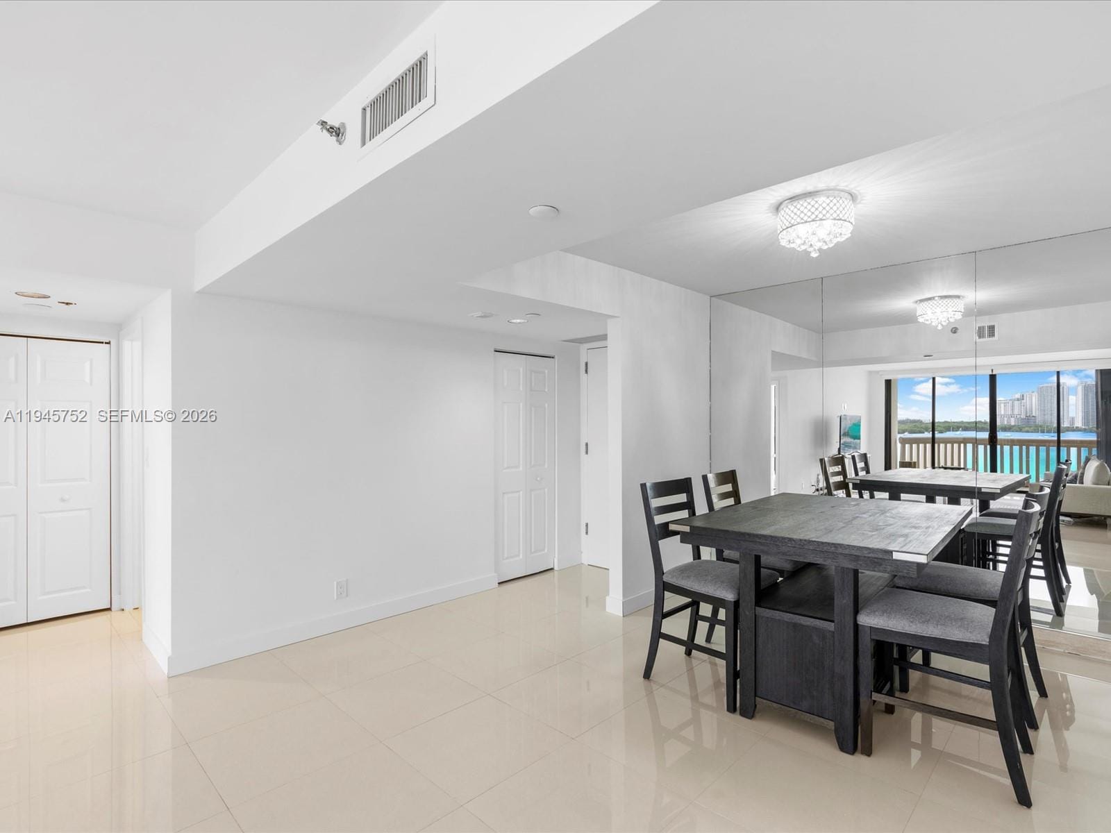1000 W Island Boulevard 612, Aventura, FL 33160 photo 7