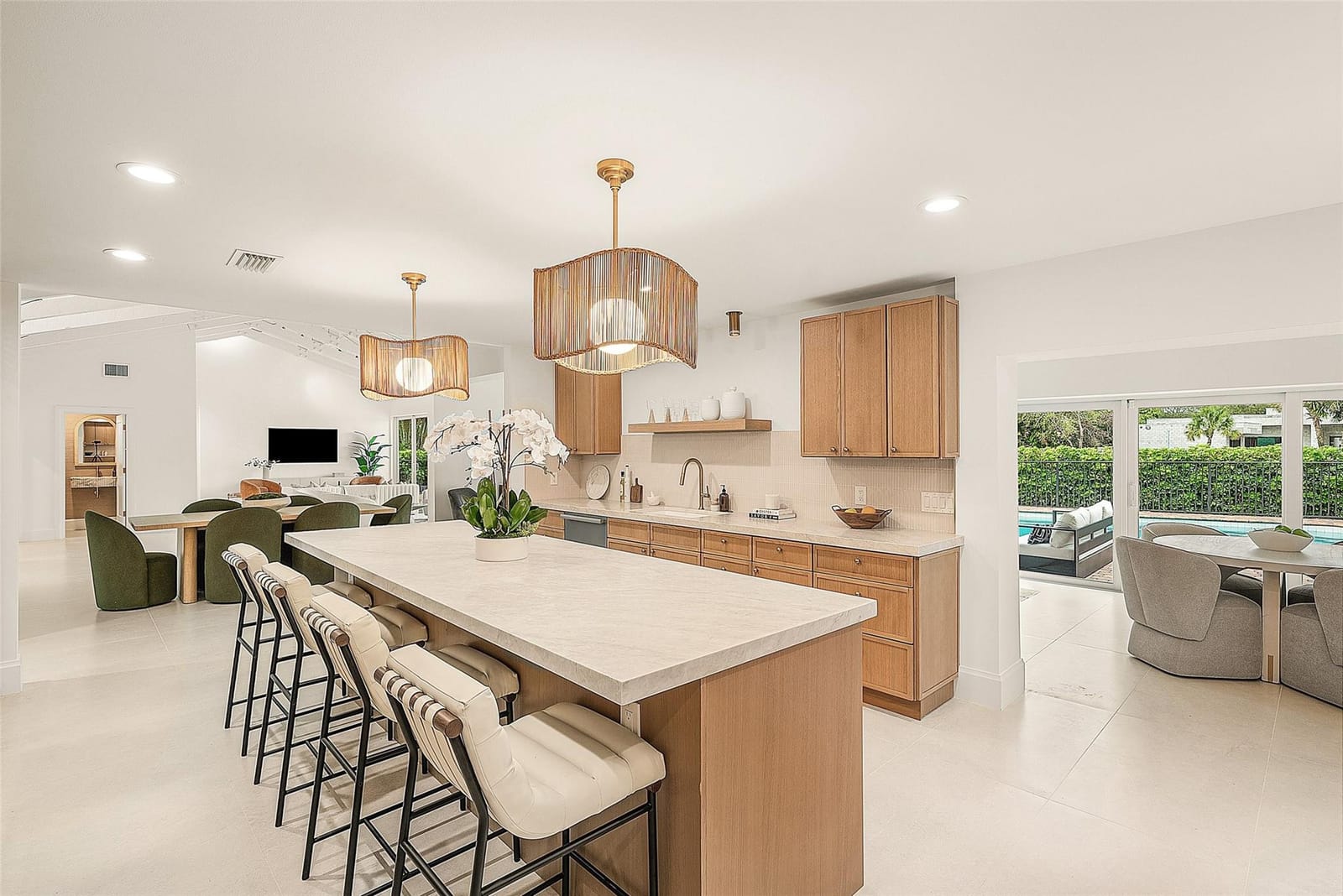 4877 Pineview Circle — photo 4