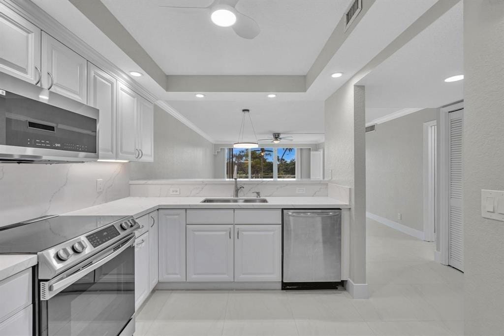 3800 Oaks Clubhouse Drive 201, Pompano Beach, FL 33069