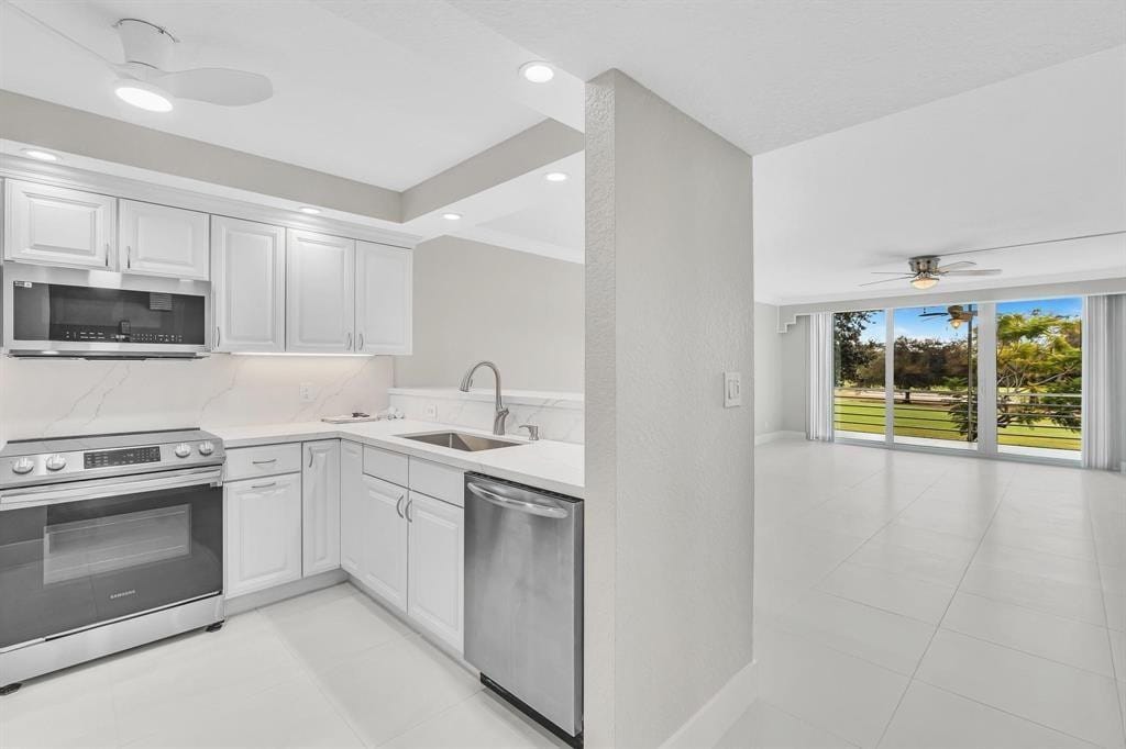3800 Oaks Clubhouse Drive 201, Pompano Beach, FL 33069 photo 6