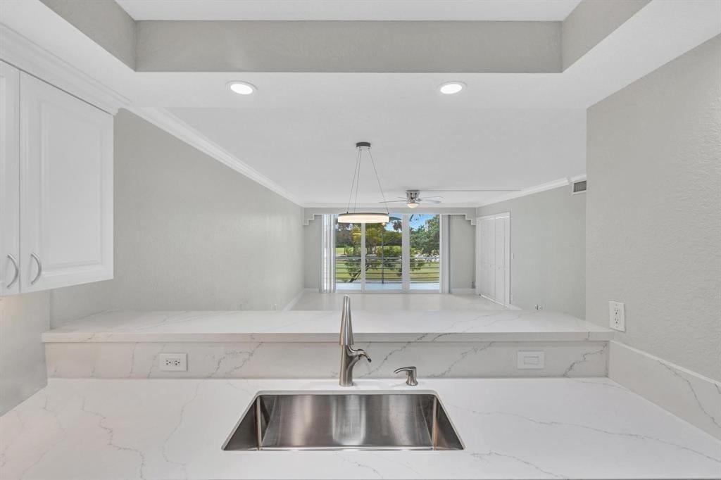 3800 Oaks Clubhouse Drive 201, Pompano Beach, FL 33069 photo 9