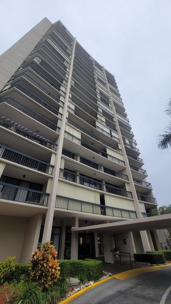 2425 Presidential Way 402, West Palm Beach, FL 33401, West Palm Beach