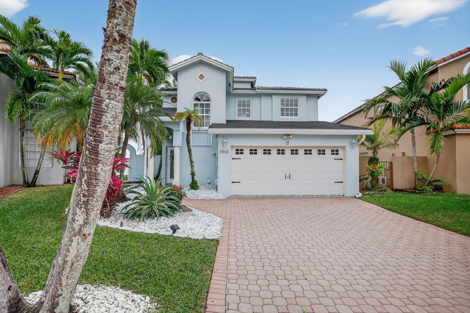 10638 NW 7th Street, Pembroke Pines, FL 33026