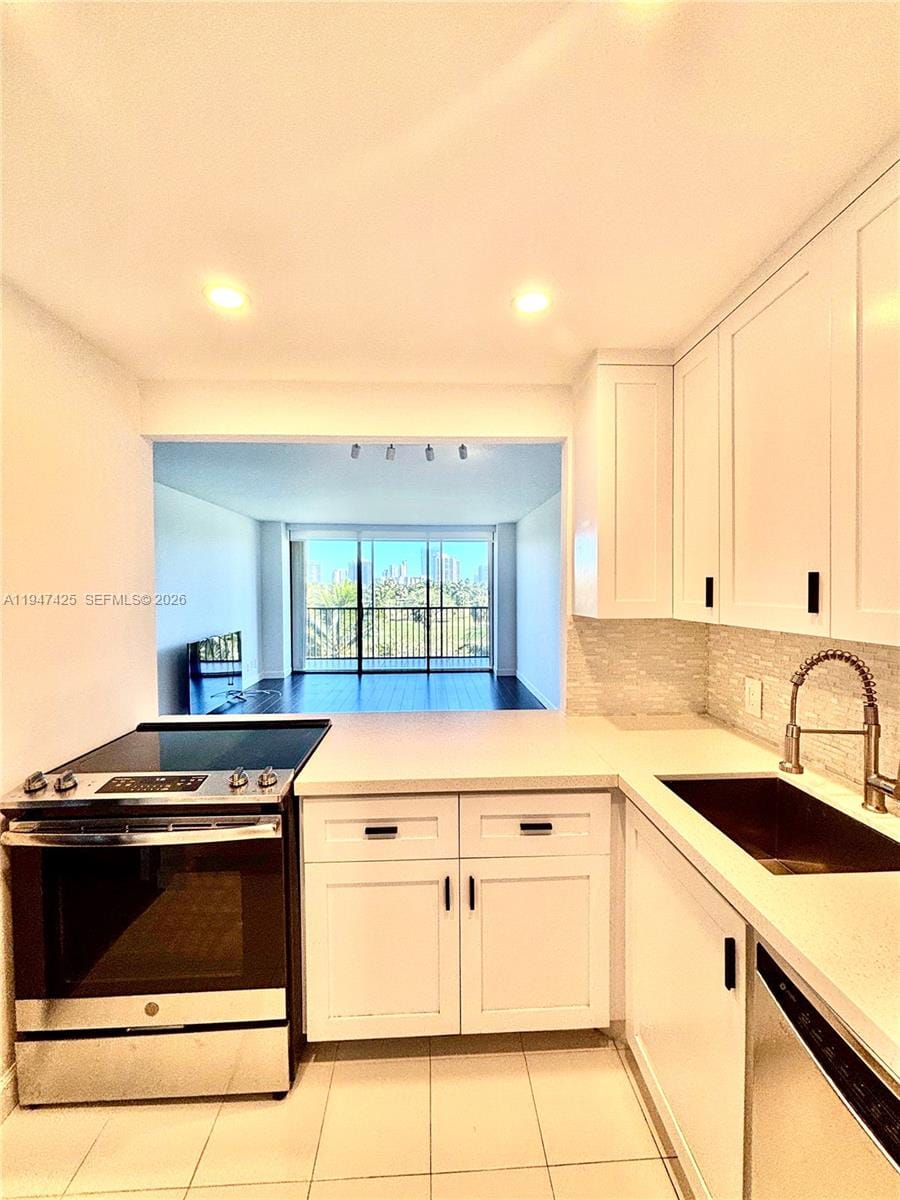 20335 W Country Club Drive 405, Aventura, FL 33180 photo 13
