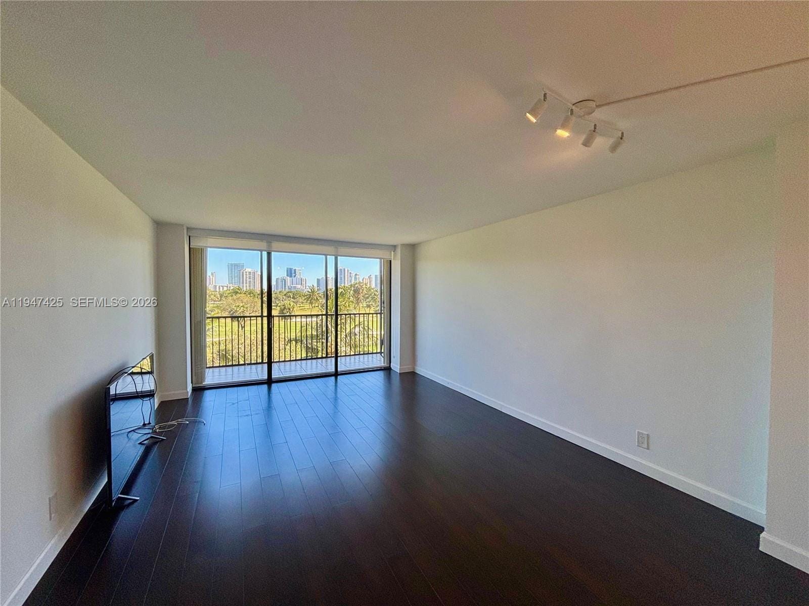 20335 W Country Club Drive 405, Aventura, FL 33180 photo 15