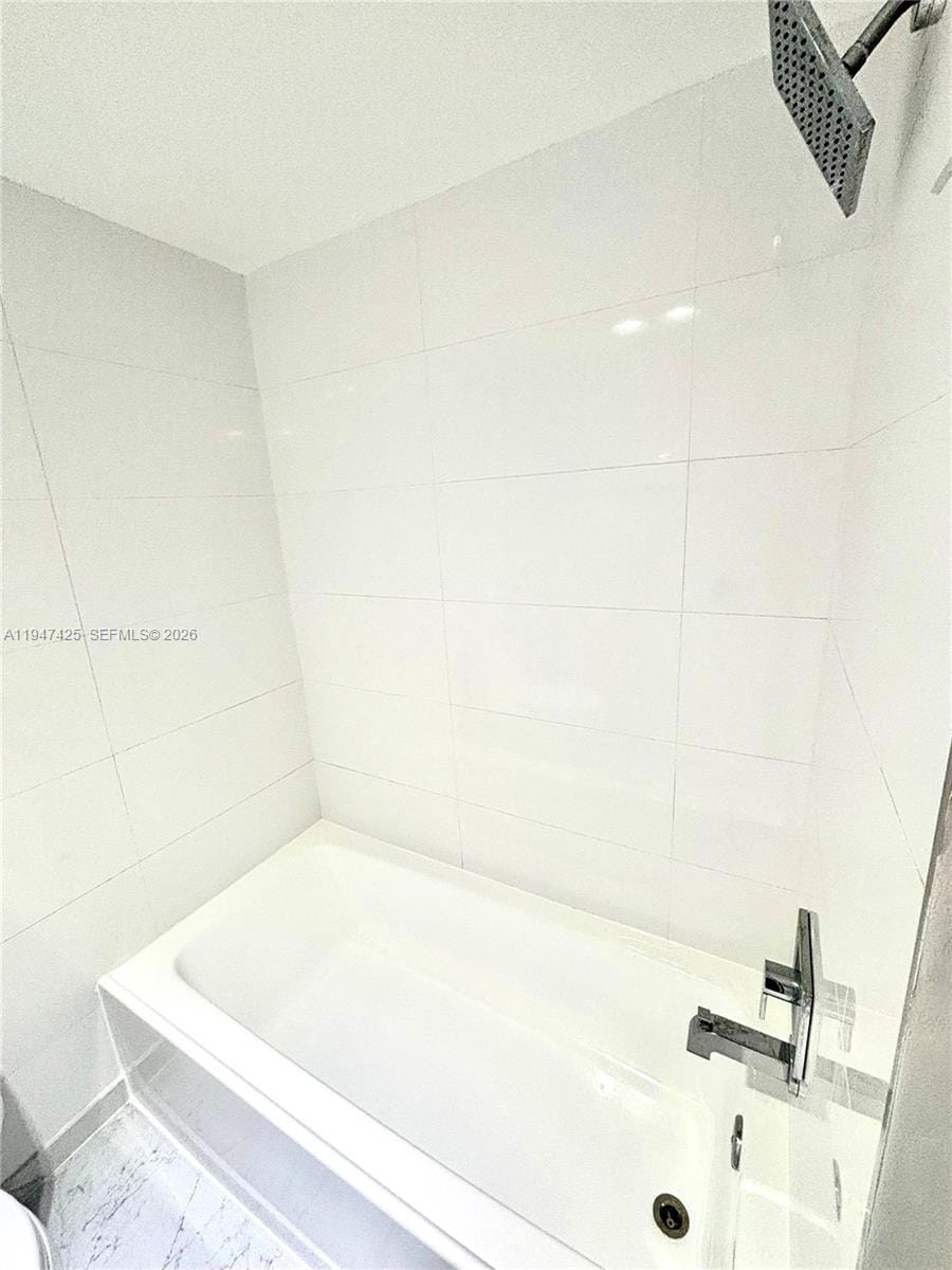 20335 W Country Club Drive 405, Aventura, FL 33180 photo 27