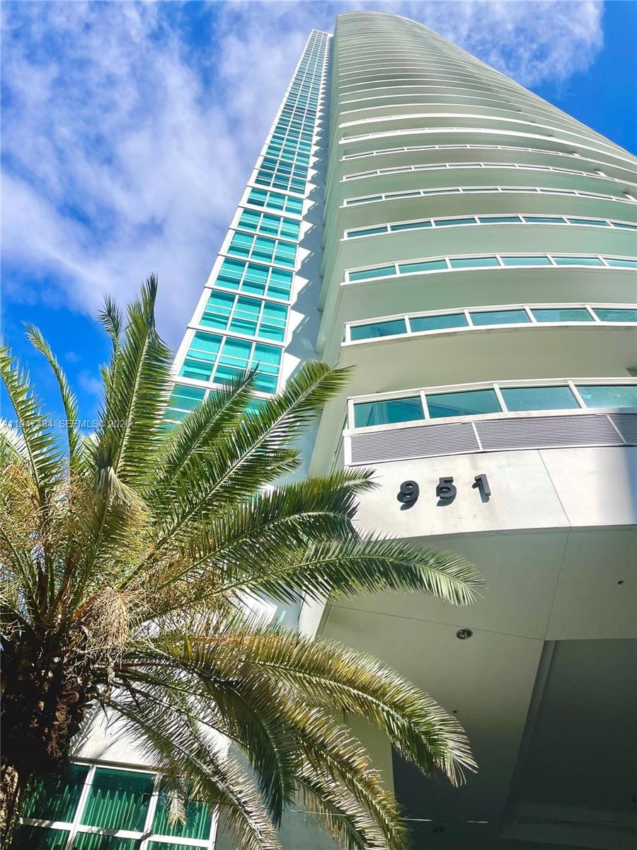 951 Brickell Avenue 3309, Miami, FL 33131