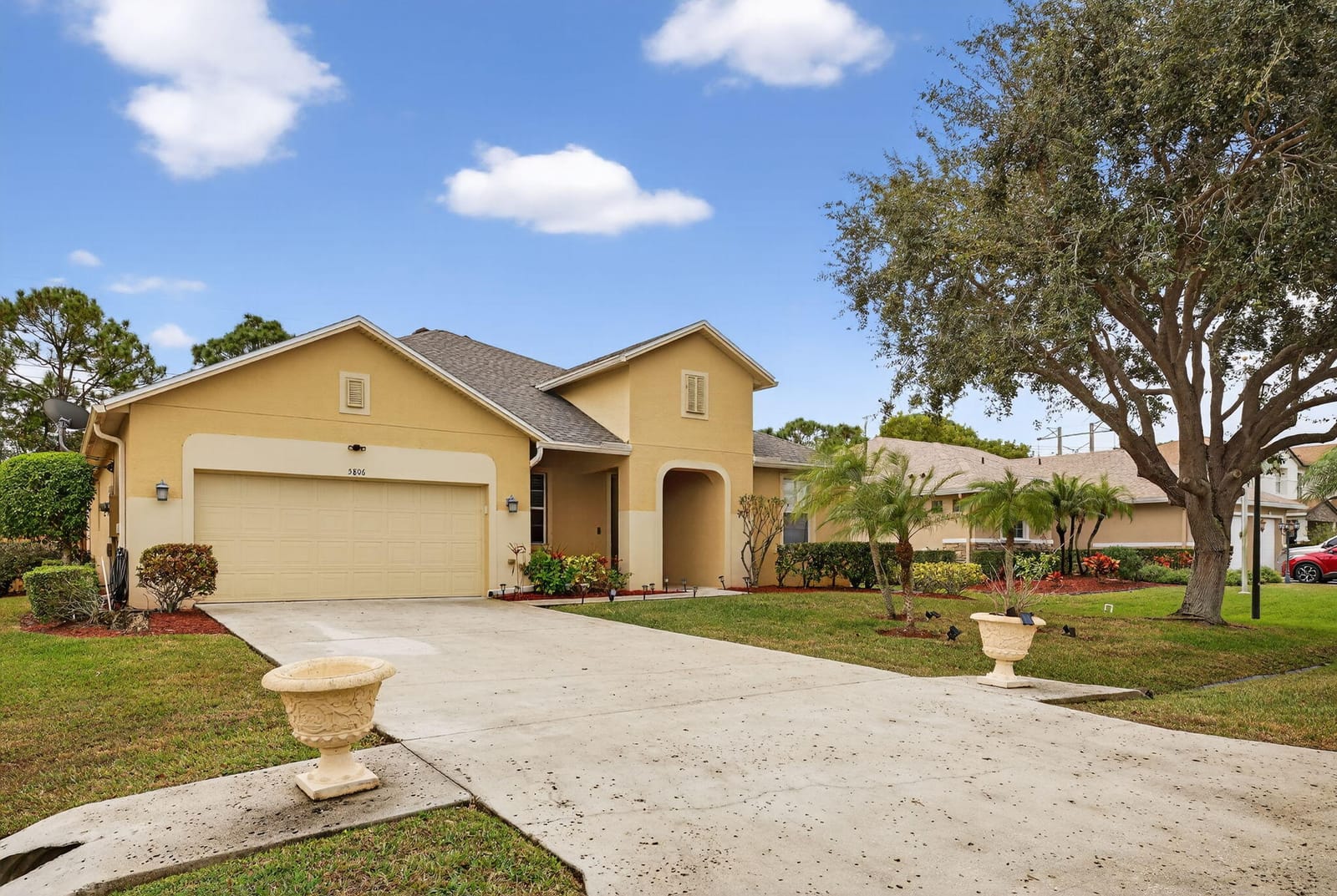 5806 NW Breezy Brook Court — photo 2
