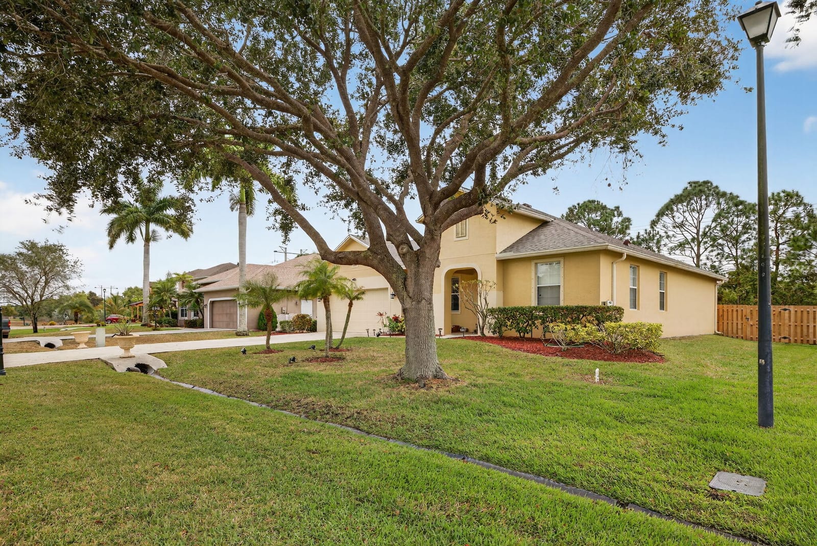 5806 NW Breezy Brook Court — photo 3