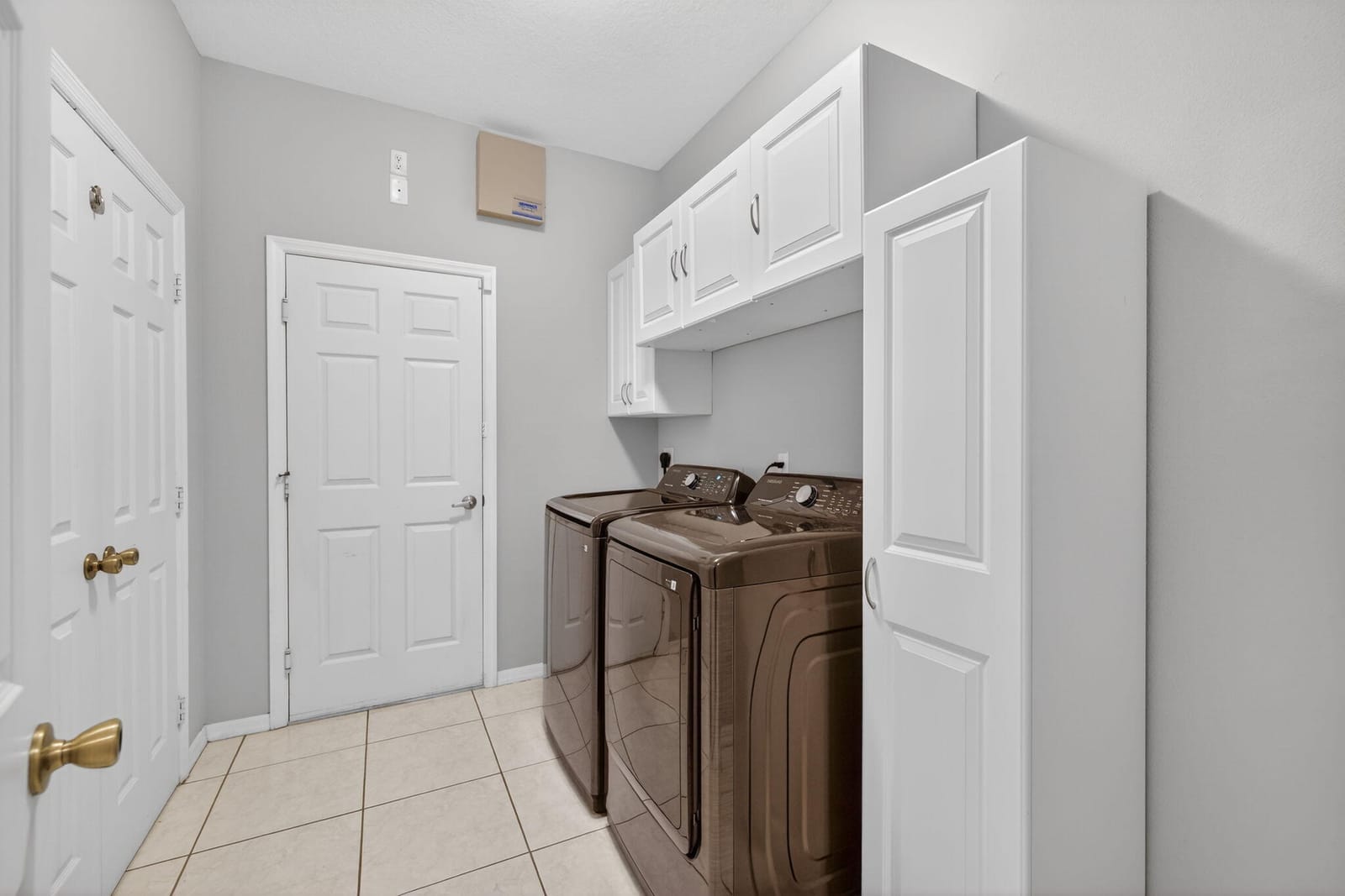 5806 NW Breezy Brook Court — photo 10