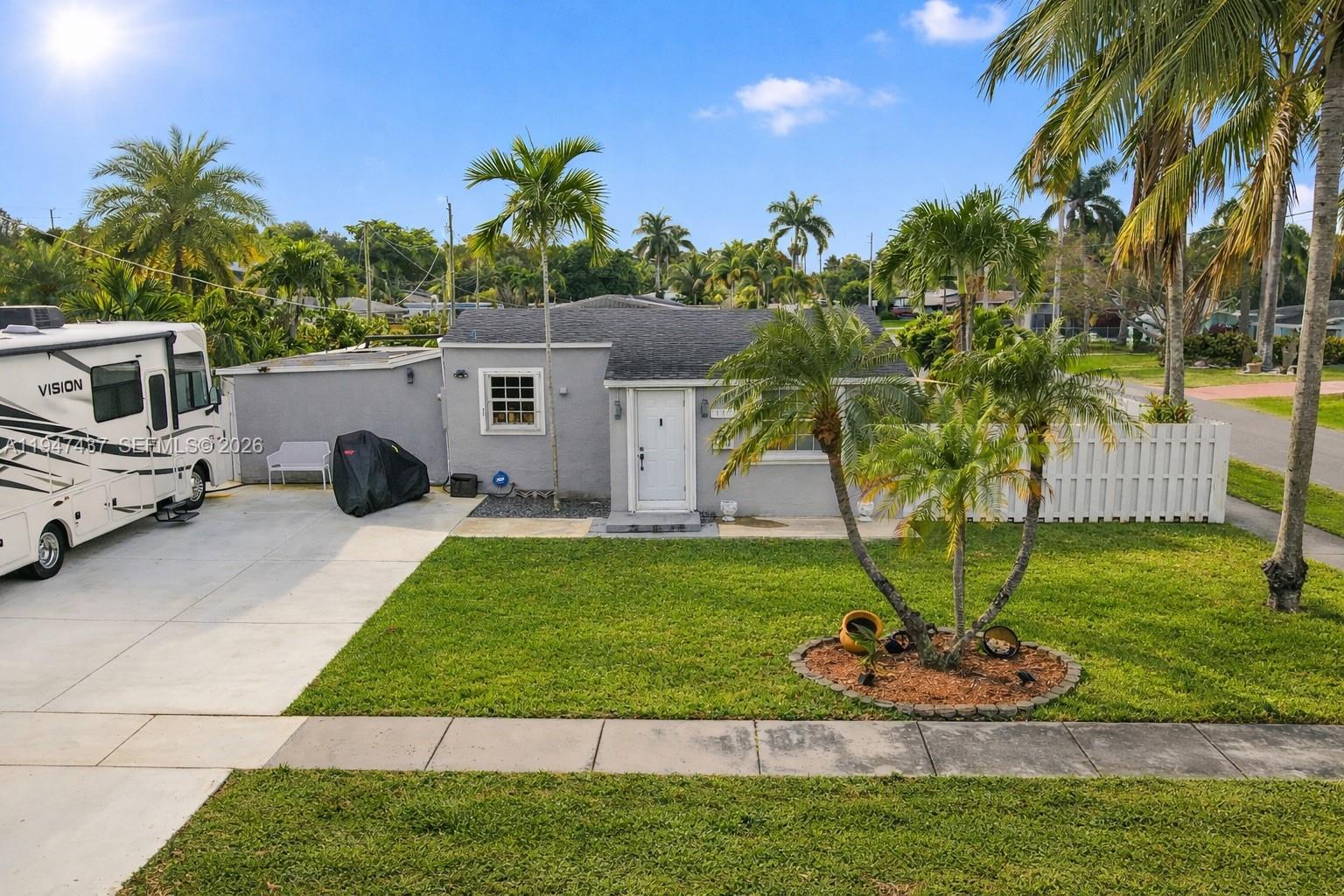 117 SW 6th Street, Hallandale Beach, FL 33009, Hallandale Beach