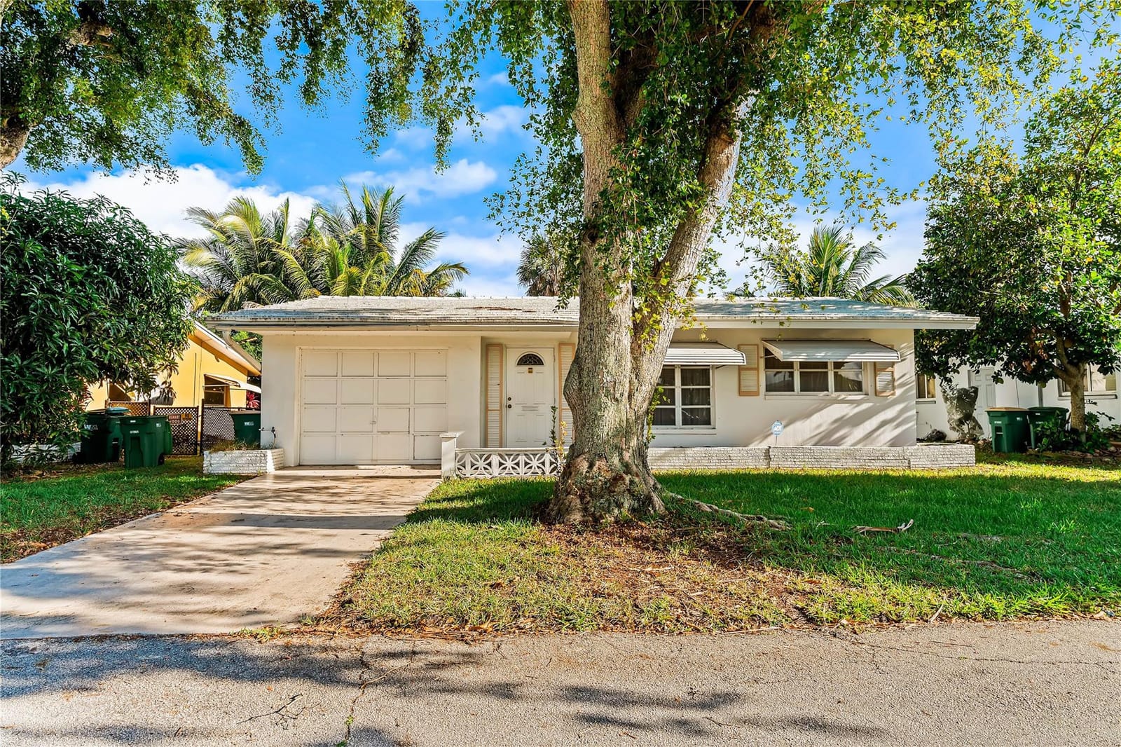 5702 NW 47th Lane, Tamarac, FL 33319