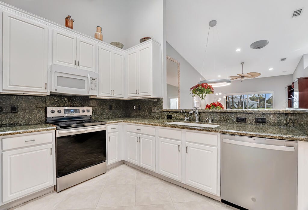 8590 Logia Circle — photo 12