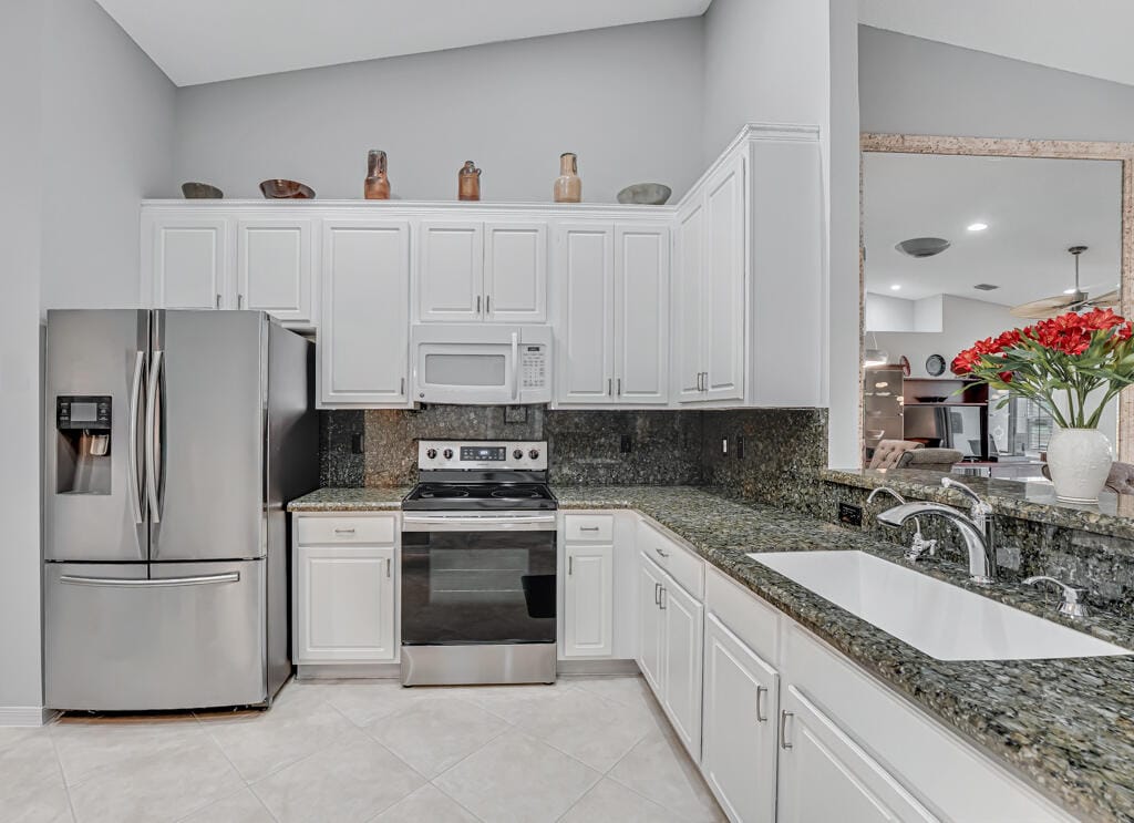 8590 Logia Circle, Boynton Beach, FL 33472 photo 13