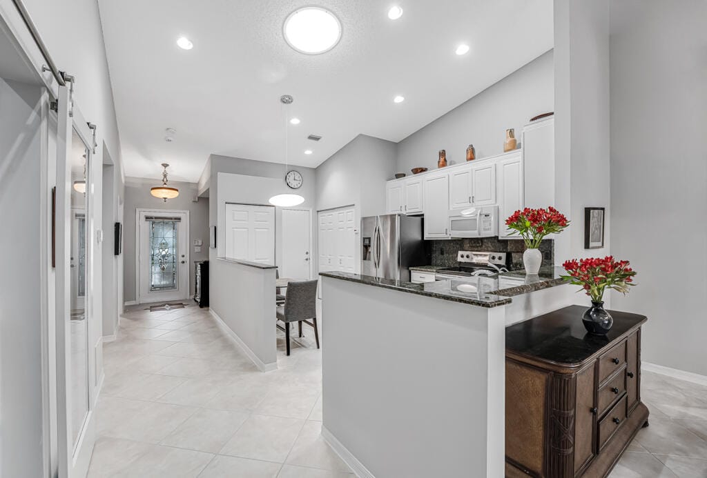 8590 Logia Circle — photo 8