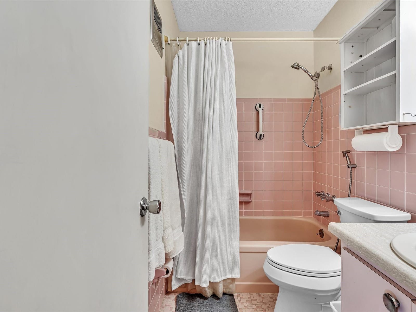 2124 NE 56th Court 209, Fort Lauderdale, FL 33308 photo 14