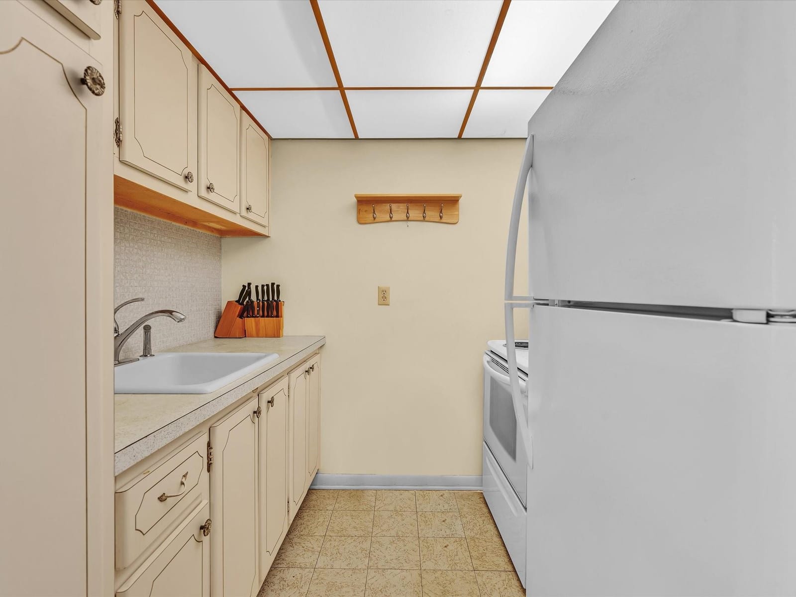 2124 NE 56th Court 209 — photo 9