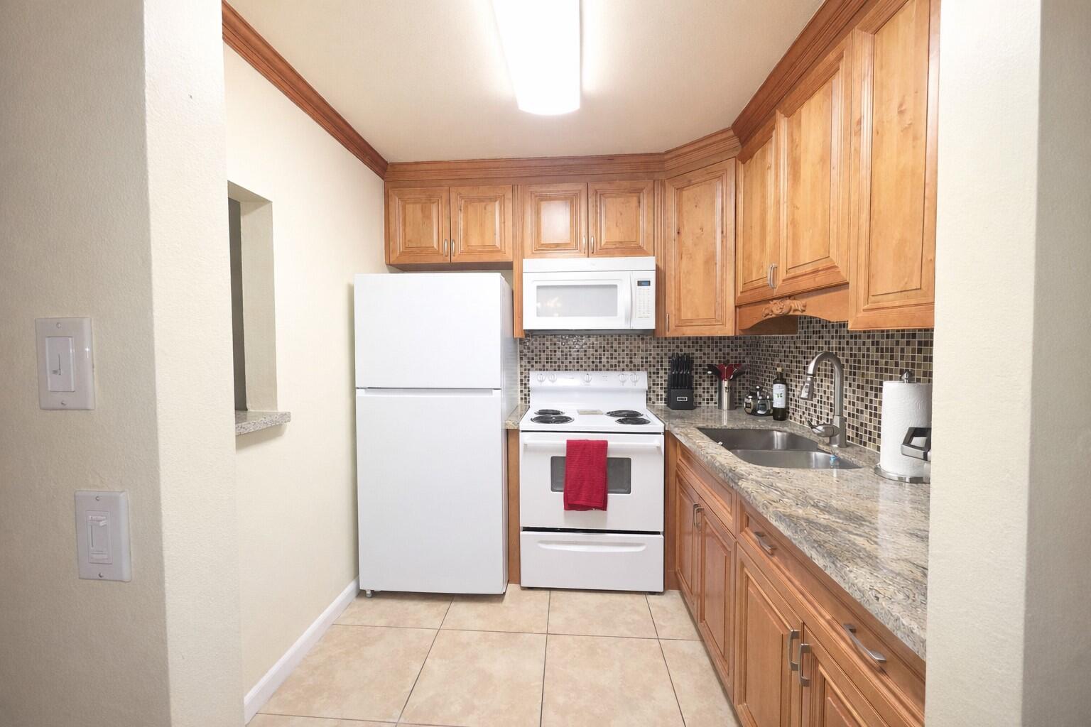 204 Kent L L, West Palm Beach, FL 33417, West Palm Beach
