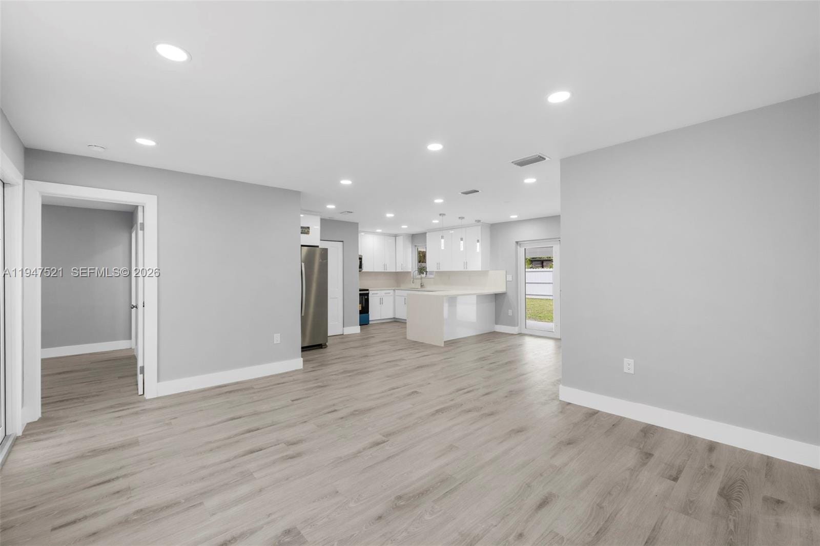 1011 NE 196th Street, Miami, FL 33179 photo 3