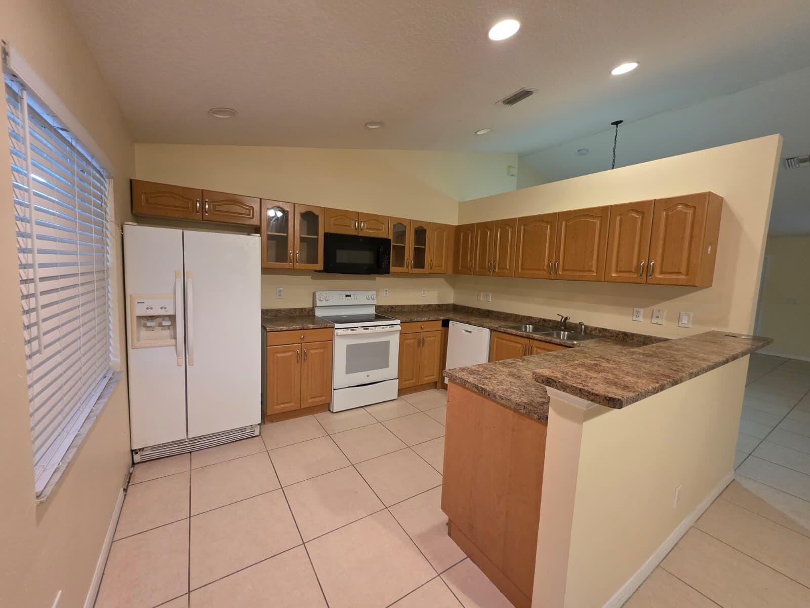 501 SW Twig Avenue — photo 4