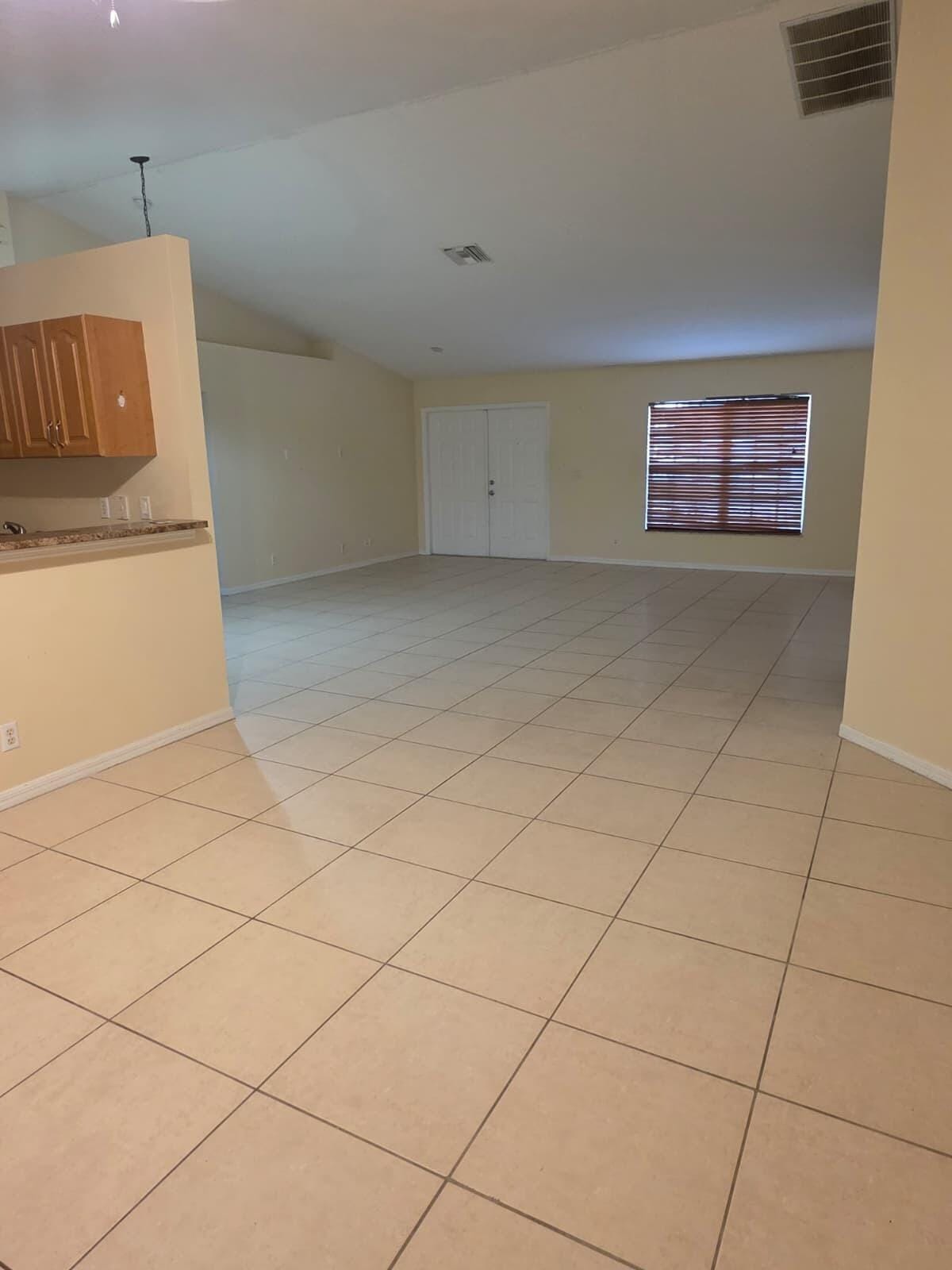 501 SW Twig Avenue — photo 5