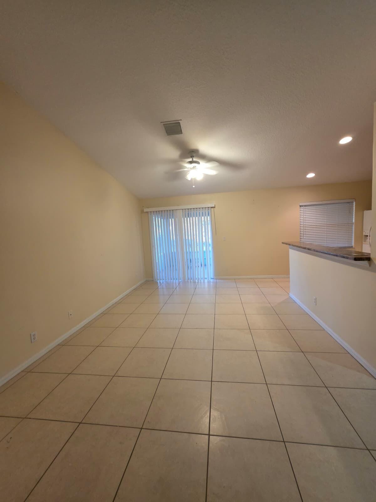 501 SW Twig Avenue — photo 8