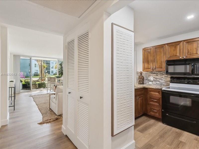 103 Royal Park Drive 1G, Oakland Park, FL 33309 photo 7