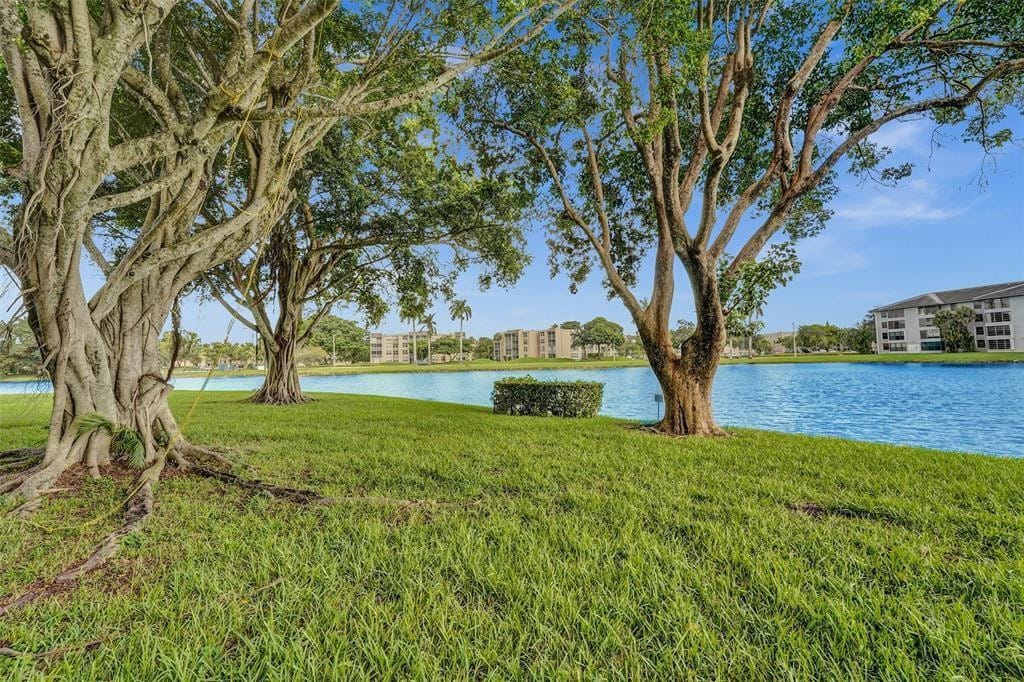 9440 Poinciana Place 101, Davie, FL 33324 photo 28