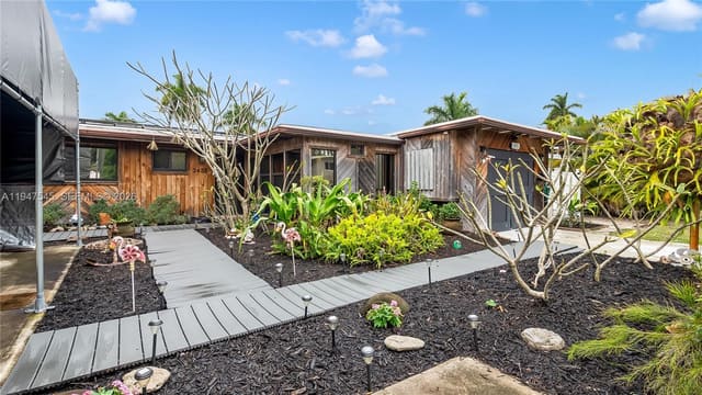 2455 Flamingo Lane, Fort Lauderdale, FL 33312
